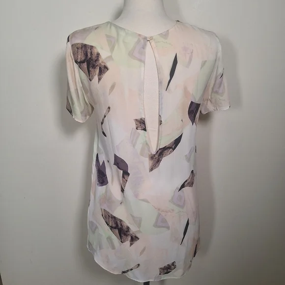 Aritzia Abstract Print Silk Low Key Hole Back Short Sleeve Hi/lo Tunic SZ S - Picture 5 of 8